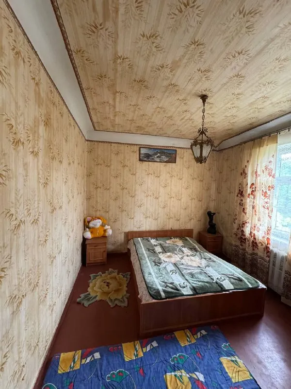 Срочно продается 🏡 дом

🌇Макеевка, кировская сторона, совколония. 📍

✅Общая площадь 67.2кв. М, три комнаты, кухня, санузел.
⛽Дом газифицирован
💦Канализация и вода центральная
✅Фундамент - бутовый камень, стены - шлакоблок ( толщина 40 см), потолки 310см - железобетонные плиты, крыша перекрыта.
✅В доме большой сухой подвал.
🅿 Два гаража, один со смотровой ямой, сарай, 6 соток земли.
✅Есть летний дом, полностью со всеми коммуникациями : санузел, две комнаты, кухня, газ, вода, свет, канализация.
Развитая инфраструктура !

📑Документы готовы.
📷Больше фото по запросу.
💰Цена 4 500 000 ₽

☎️+79493418412 Лилия ан терем

Подписаться  |  дать объявление - фотография - 6
