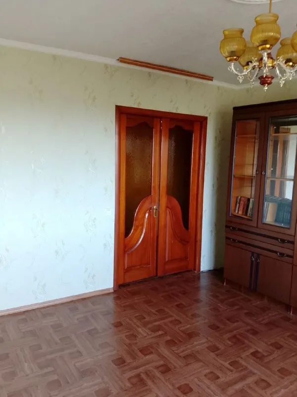 ‼️Продажа квартиры‼️

🏡Продам комнатную квартиру от собственника г. Харцызск днр
Квартира расположена в центре города, напротив д/с « радуга»

✅Этажность–7/9 жилого дома
✅Общая площадь–68.3 м2

✅Квартира угловая
Комнаты раздельные, светлые окна, трубы пластиковые
🔥Собственник

📲Все вопросы по телефону;
☎️+7(949) 387-14-26

📨Подписаться - фотография - 4