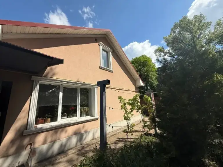 Продажа частного 🏡 дома

🌇Донецк, калининский район рядом калининский рынок, бул. Шевченко ул. Цусимская  📍

🔹Площадь дома 150 кв.
🔹Участок 8 соток
🔹Фундамент дома усиленный
🔹Теплый пол
🔹Газовый котел
🔹В доме не требуется ремонт
🔹Отлично развита инфраструктура

💰Цена: 13.000.000 млн рублей

👀Показ дома 🏡 в любое время - ключи 🔑 в агентстве
📲☎️ +79490370636

Подписаться  |  дать объявление - фотография - 1