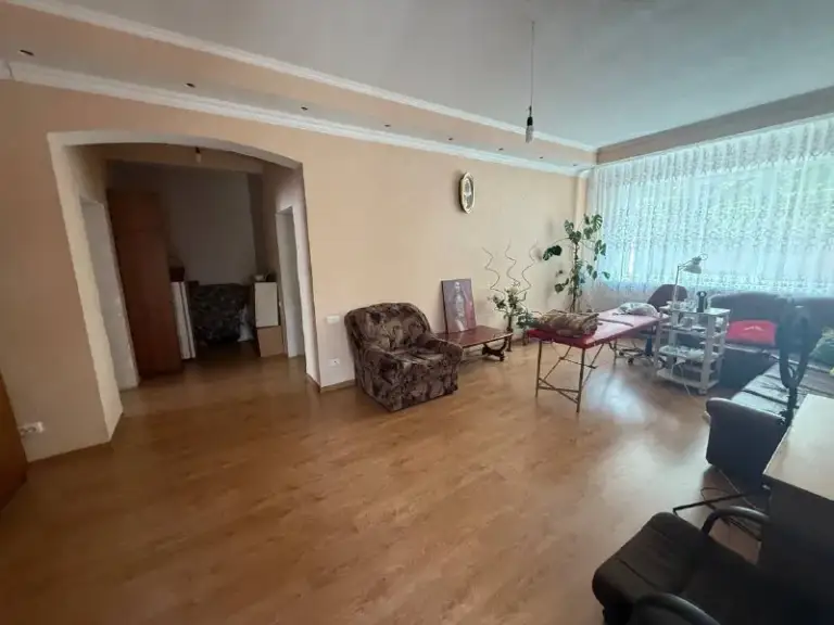 Продажа частного 🏡 дома

🌇Донецк, калининский район рядом калининский рынок, бул. Шевченко ул. Цусимская  📍

🔹Площадь дома 150 кв.
🔹Участок 8 соток
🔹Фундамент дома усиленный
🔹Теплый пол
🔹Газовый котел
🔹В доме не требуется ремонт
🔹Отлично развита инфраструктура

💰Цена: 13.000.000 млн рублей

👀Показ дома 🏡 в любое время - ключи 🔑 в агентстве
📲☎️ +79490370636

Подписаться  |  дать объявление - фотография - 5