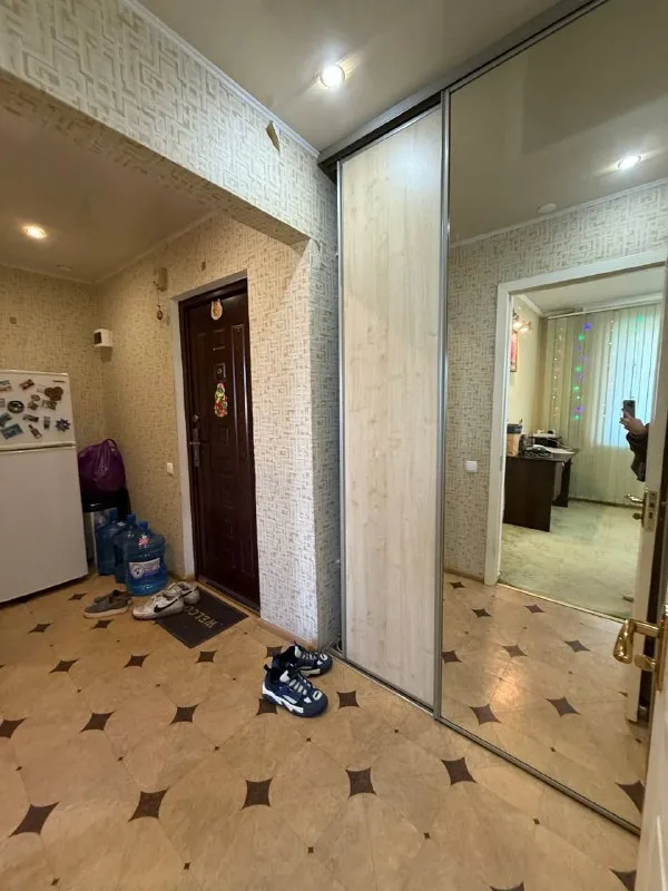 Продам 1 комнатную квартиру

🌇Куйбышевский район, улица куйбышева, стоматология, авторынок. 📍

✅6/14 Эт.
✅Ремонт 2012 года с заменой всех коммуникаций.
🎁Продажа с мебелью и техникой. Огромная лоджия.

💰Цена 2.5 млн рублей.
📑Документы готовы

📲☎️+79494707442 Или telegram

Оплата услуг риелтора по факту заселения! Ехать в офис и вносить оплату до просмотра не надо❗

Подписаться | дать объявление - фотография - 2