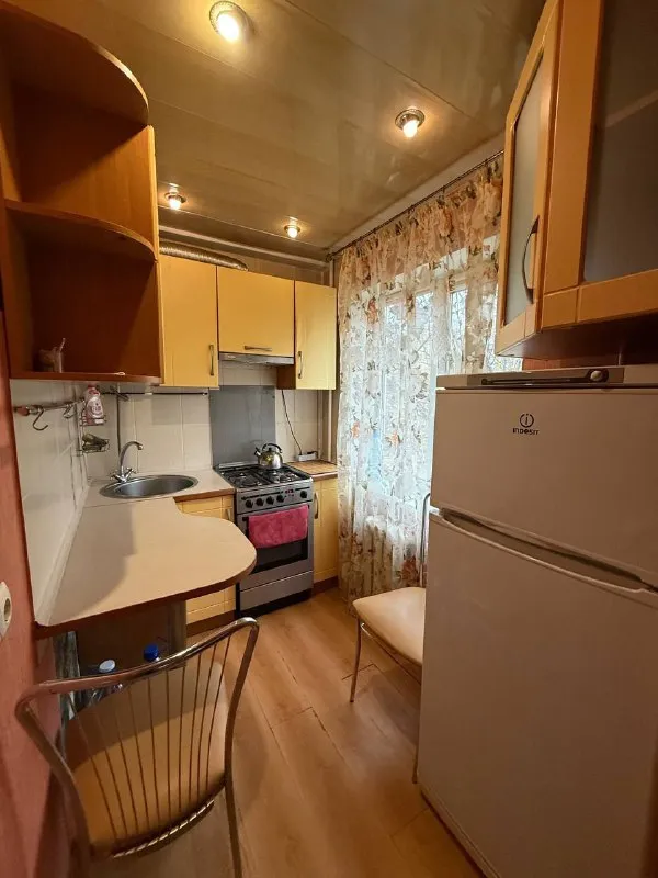 Посуточно 3 ком. Квартира
🌇Центр донецка, ворошиловский район, проспект ватутина, звездочка. 📍
✅3 Этаж.
✅Мебель, техника.
✅Двуспальный диван, 2 односпальные кровати, цифровое телевидение, интернет, роутер, посуда, постельное к вашим услугам!
❗️Возраст строго 18+, курение только на балконе ! Не сдаётся для проведения вечеринок!
📲☎️+79494707442 Или telegram
Подписаться | дать объявление - фотография - 7