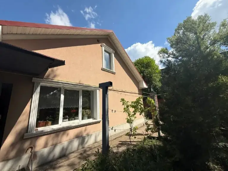 Продажа дома с лучшей локацией донецка - калининский район рядом калининский рынок и бульвар шевченко 🌆
Ул. Цусимская
📌150 Квадратов
📌Участок 8 соток
📌Фундамент дома усиленный
📌Теплый пол
📌Газовый котел
📌 В доме не требуется ремонт

📍Отлично развита инфраструктура - транспортная развязка ‼️

Показ дома 🏡 в любое время - ключи 🔑 в агентстве ‼️
Цена: 13.000.000млн рублей
☎️+79490370636 - фотография - 2