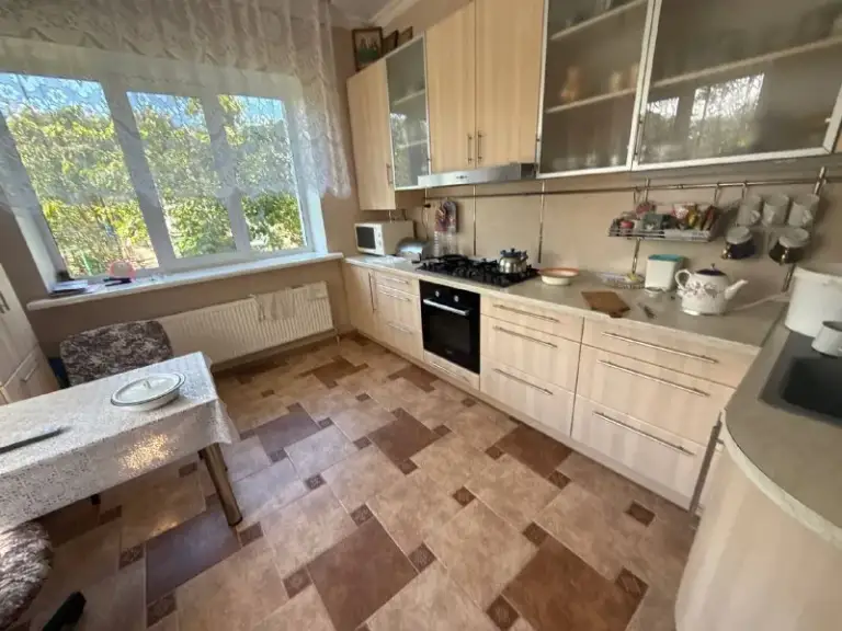 Продажа дома с лучшей локацией донецка - калининский район рядом калининский рынок и бульвар шевченко 🌆
Ул. Цусимская
📌150 Квадратов
📌Участок 8 соток
📌Фундамент дома усиленный
📌Теплый пол
📌Газовый котел
📌 В доме не требуется ремонт

📍Отлично развита инфраструктура - транспортная развязка ‼️

Показ дома 🏡 в любое время - ключи 🔑 в агентстве ‼️
Цена: 13.000.000млн рублей
☎️+79490370636 - фотография - 5