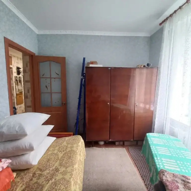 ‼️Продажа квартиры‼️
🏡Продам двухкомнатную квартиру г. Амвросиевка днр ул. Павших коммунаров, 27
✅Общая площадь–54 м2
✅Квартира расположена на первом этаже
✅Комнаты раздельные
Санузел совмещённый
Есть газовая колонка
✅Вода идёт круглосуточно
Квартира продаётся с мебелью и бытовой техникой
🔥Собственник
💴Цена: 3🍋500.000 рублей
☎️+7(949) 446-54-01
📨Подписаться - фотография - 3