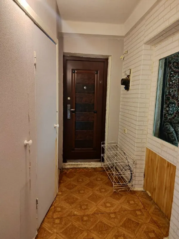 🔑Продается 3 комн. Квартира.
‼Документы готовы‼
- Г. Харцызск
- Черемушки
- Мкрн. Металлургов, д. 46
- 2 Эт. 5 эт. Дома
- S=54.4 m2, кухня 7 m2
Квартира с индивидуальным отоплением, не угловая, одна комната из зала вторая отдельно, санузел раздельный, окна трубы и канализация пластик, счетчики на свет, воду и газ.
Рядом с домом школа, в шаговой доступности магазины, рынок.

Цена: 3 650 000 рублей.

☎Тел. +7 (949) 331-92-15 анна
📞 Тел. +7 (900) 185-49-85 (tele2)
+7 949 331 92 15 (Whatsapp, telegram. )

▪️ Недвижимость большого харцызска 👈 подписаться
▪️ Разместить объявление
▪️ Обсудить - фотография - 3