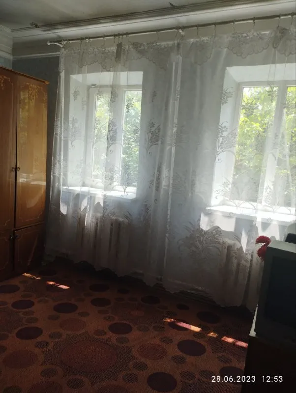 Аренда дома на ветке, очень удобное местоположение (ориентир ул. Молодых шахтеров). Дом с газовым отоплением, удобствами. 4 жилых комнаты. Большая ванная комната и кухня. Стиральная машинка, холодильник no frost. Колонка и бойлер. Окна пластиковые. Спальных мест мало - можно заезжать со своей мебелью/кроватями. Центральная канализация. Цена 20 000руб. Ан анна
+7 949 470 04 83 (Феникс)
+7 949 796 89 69 (Миранда) - фотография - 4