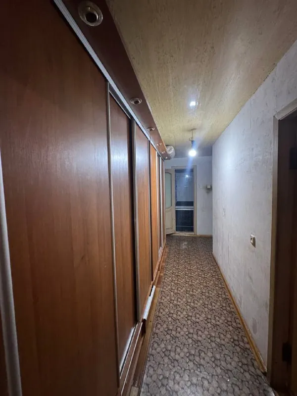 Продам 3-х комнатную квартиру

🌇Харцызск, центр, район тц «триумф». 📍

✅Общая площадь 66кв. М, 4 этаж 9 этажного дома.
✅В квартире два застекленных балкона, комнаты раздельные.
✅Квартира в жилом состоянии.
🎁Мебель остается.
📍Шикарное месторасположение: самое сердце харцызска !

👁Просмотр в любое удобное для вас время !

💰Цена 6 000 000 ₽ торг

📲☎️+79493418412 Лилия ан терем

Подписаться | дать объявление - фотография - 1