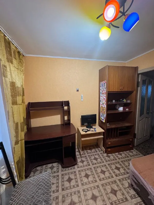 Продам 3-х комнатную квартиру

🌇Харцызск, центр, район тц «триумф». 📍

✅Общая площадь 66кв. М, 4 этаж 9 этажного дома.
✅В квартире два застекленных балкона, комнаты раздельные.
✅Квартира в жилом состоянии.
🎁Мебель остается.
📍Шикарное месторасположение: самое сердце харцызска !

👁Просмотр в любое удобное для вас время !

💰Цена 6 000 000 ₽ торг

📲☎️+79493418412 Лилия ан терем

Подписаться | дать объявление - фотография - 6