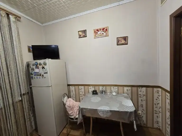 Харцызск
2-Комнатную квартиру на черемушках
✅ Квартира с ремонтом
✅ Не угловая
✅ С мебелью
✅ Комнаты раздельные
✅ Санузел раздельный
✅ Документы рф
✅ 3/9
Квартира не требует вложений, состояние заходи и живи. Общая площадь 50.6, кухня 5, остаётся вся мебель и техника, новая проводка, балкон обшит пластиком, полы ламинат, окна пластик, комнаты и санузел раздельные, в ванной плитка, туалет плитка. Водонагревательный бак, встроенная кухня. Отличная квартира с евроремонтом не требующая вложений, находится по ул. 40 лет освобождения украины, дом 17
Цена 4 200 000₽
+79494450191

Богдан - фотография - 5