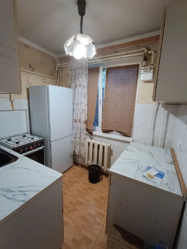 Сдаётся однокомнатная
Квартира - длительно!
🌇Макеевка, квартал металлург📍
✅Только без животных.
✅1 Этаж.
✅Военным и строителям не беспокоить.
✅ Площадь: 30 м²
✅Обустроена для комфортной жизни
👍 Удобное расположение в спокойном районе - фотография - 5