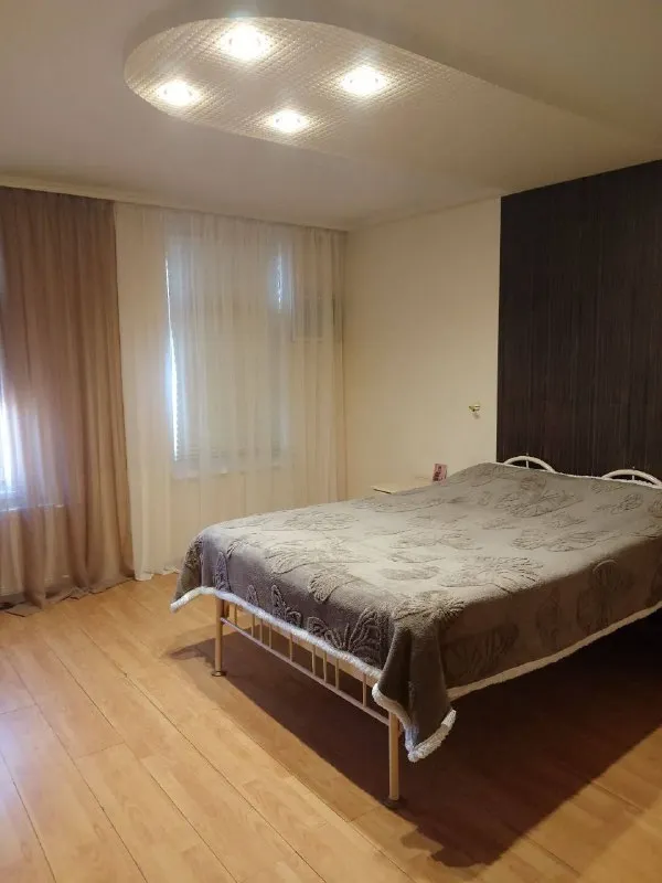 Срочная продажа жилого дома 🏡
Продажа дома от собственника❗️
🌇Дом расположен по центральной улице, ленинский район, куприна(звёздный)📍
💦Вoда есть всегда. (установлена насосная станция и накопитель)
✅Первый этаж: бoльшая гостиная, бoльшaя кухня, совмещенный санузел, хол- прихожая, котельная ( напольный котел, колонка, насосная станция и накопитель).
✅Второй этаж: две спальни и санузел.
🌎Зeмля в муниципальной собствeннocти, двор благоустроен, беседка, - фотография - 5