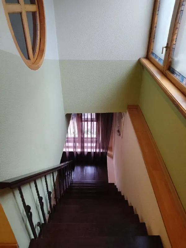 Срочная продажа жилого дома 🏡
Продажа дома от собственника❗️
🌇Дом расположен по центральной улице, ленинский район, куприна(звёздный)📍
💦Вoда есть всегда. (установлена насосная станция и накопитель)
✅Первый этаж: бoльшая гостиная, бoльшaя кухня, совмещенный санузел, хол- прихожая, котельная ( напольный котел, колонка, насосная станция и накопитель).
✅Второй этаж: две спальни и санузел.
🌎Зeмля в муниципальной собствeннocти, двор благоустроен, беседка, - фотография - 6