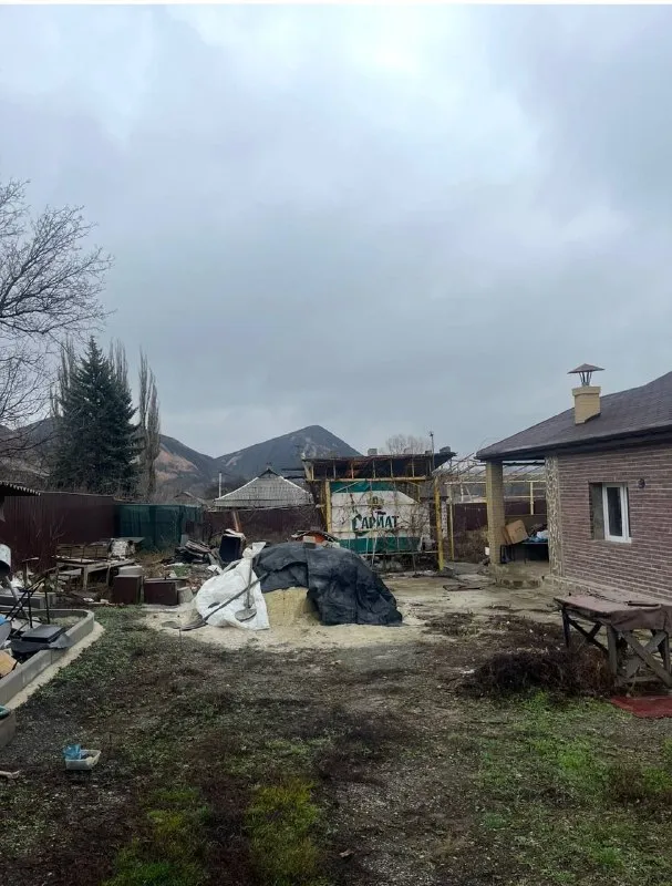 Продается частный 🏡 дом
Продажа от собственника❗️

🌇Донецк, площадь буденного📍

✅Отопление электрическое, есть везде теплый пол,
⚡️ 380Вт
🌳 Огород, 🍎сад, 🅿 гараж

💰Стоимость 6,5 мон. ₽

📲☎️+79494197895

Подписаться | дать объявление - фотография - 2