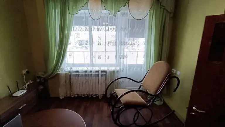 Продам частный дом 🏠

🌇Донецк, возле базы "шахтёр". "кирша". 📍

💰Стоимость:17🍋 ₽

✅Площадь дома:250 м2
👍Это идеальный дом для счастливой жизни.
🌲Отличный дом в экологически чистом месте, возле
Дом 2006 года постройки
✅ 3 Уровня, ремонт 2013 года.
🪵 - фотография - 9