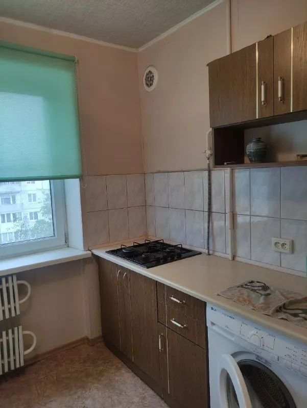Сдам однокомнатную квартиру
Сдается от собственника❗️
🌇Донецк на текстильщике, ул. Петровского, в шаговой доступности обжора, республиканский, р-к сокол. 📍
✅В хорошем состоянии
✅Этаж 6/9
✅Есть все необходимое для комфортно проживания.
❄ Кондиционер.
💦Вода хорошим напором по графику (насос). Бойлер и насосная станция, поэтому холодная и горячая вода постоянно.
💰Стоимость 18000 руб плюс электроэнергия и вода по счетчикам. Оплата за первый и последний месяц.
❗️Сдаётся жильцам без животных и не военным. Не агенство
📲☎️+79493816152 Собственник
Подписаться | дать объявление - фотография - 4