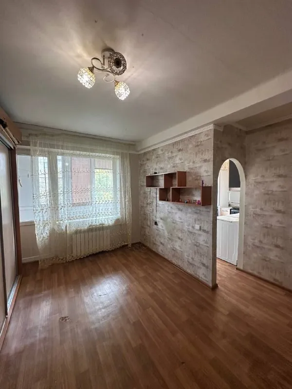 Продам однокомнатную квартиру
🌇Донецк, ленинский район, боссе, ул. Речная📍
✅Этаж 4-5 ти.
💧Вода идет по графику!
✅Квартира уютная, не угловая, очень теплая.
✅С ремонтом, но требует косметики. Заменены радиаторы, стояки водяные.
✅Окна пластиковые, балкон застеклен.
❗️Перепланировка узаконена!
👍Все что есть в квартире остается при продаже.
📍Очень хорошее местоположение. Рядом школа, остановки транспорта, в шаговой доступности рынок.
📃Документы готовы!
💰Цена 2 500 000 ₽ + торг уместен
Больше информации по телефону
📲☎️+79493282386 Ольга ан
Подписаться | дать объявление - фотография - 2