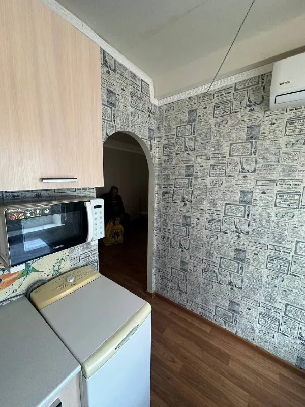 Продам однокомнатную квартиру
🌇Донецк, ленинский район, боссе, ул. Речная📍
✅Этаж 4-5 ти.
💧Вода идет по графику!
✅Квартира уютная, не угловая, очень теплая.
✅С ремонтом, но требует косметики. Заменены радиаторы, стояки водяные.
✅Окна пластиковые, балкон застеклен.
❗️Перепланировка узаконена!
👍Все что есть в квартире остается при продаже.
📍Очень хорошее местоположение. Рядом школа, остановки транспорта, в шаговой доступности рынок.
📃Документы готовы!
💰Цена 2 500 000 ₽ + торг уместен
Больше информации по телефону
📲☎️+79493282386 Ольга ан
Подписаться | дать объявление - фотография - 6