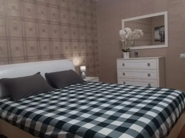 🏡Продаётся двухуровневая дача г. Макеевка днр
🗺Район жд вокзала, садовое общество снт

✅Общая площадь дома 90 м2
Дом снаружи полностью утеплён пеноплексом

✅Земельный участок 5.5 соток, с трёх сторон ограждён новым забором из профлиста и шифером
Два входа на участок и два въезда

✅Во дворе имеется вольер на две собаки
Есть молодой сад из фруктовых деревьев
✅Окна пластиковые
Вода всегда, заведена как в дом, так и во двор
Канализация септик
✅В доме есть всё для комфортного проживания как летом, так и зимой
✅Сделан ремонт с полной заменой всех коммуникаций
✅Установлен кондиционер, отопление электрическое (конвектора)
🔥Собственник

💴Цена: 5🍋300.000 рублей
☎️+7(949) 429-25-03

📨Подписаться - фотография - 6