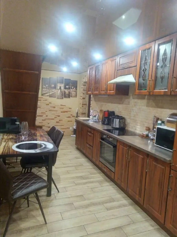🏡Продаётся двухуровневая дача г. Макеевка днр
🗺Район жд вокзала, садовое общество снт

✅Общая площадь дома 90 м2
Дом снаружи полностью утеплён пеноплексом

✅Земельный участок 5.5 соток, с трёх сторон ограждён новым забором из профлиста и шифером
Два входа на участок и два въезда

✅Во дворе имеется вольер на две собаки
Есть молодой сад из фруктовых деревьев
✅Окна пластиковые
Вода всегда, заведена как в дом, так и во двор
Канализация септик
✅В доме есть всё для комфортного проживания как летом, так и зимой
✅Сделан ремонт с полной заменой всех коммуникаций
✅Установлен кондиционер, отопление электрическое (конвектора)
🔥Собственник

💴Цена: 5🍋300.000 рублей
☎️+7(949) 429-25-03

📨Подписаться - фотография - 7