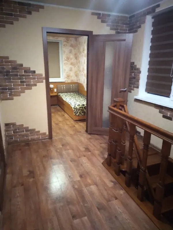 🏡Продаётся двухуровневая дача г. Макеевка днр
🗺Район жд вокзала, садовое общество снт

✅Общая площадь дома 90 м2
Дом снаружи полностью утеплён пеноплексом

✅Земельный участок 5.5 соток, с трёх сторон ограждён новым забором из профлиста и шифером
Два входа на участок и два въезда

✅Во дворе имеется вольер на две собаки
Есть молодой сад из фруктовых деревьев
✅Окна пластиковые
Вода всегда, заведена как в дом, так и во двор
Канализация септик
✅В доме есть всё для комфортного проживания как летом, так и зимой
✅Сделан ремонт с полной заменой всех коммуникаций
✅Установлен кондиционер, отопление электрическое (конвектора)
🔥Собственник

💴Цена: 5🍋300.000 рублей
☎️+7(949) 429-25-03

📨Подписаться - фотография - 9