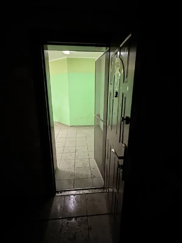 Аренда
Коммерческое помещение
Город торез, ул поповича
1 Этаж 33 квадрата
+79493813041 - фотография - 3