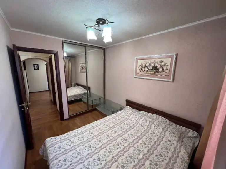 Продажа 3х комнатной квартиры
🌇Донецк в ворошиловском районе, набережная-площадь ленина, пр-т 25-летия ркка 7📍
✅Общая площадь 65 кв м
✅Комнаты раздельные
✅Большой балкон, лоджия
✅Квартира теплая
✅Этажность дома 7/10
💦Холодная и горячая вода круглосуточно
🚫Прописанных нет.
📑Документы готовы к сделке,
Собственник в донецке
✅Насыщенная инфраструктура:
- Набережная ;детские сады;
- Школы; продуктовые магазины; супермаркет
Хорошо развитая транспортная развязка в любую точку города. Остановки маршруток в шаговой доступности.
💰Цена снижена 8 000 000 ₽
📲☎️+79495138558 Виктория
Подписаться | дать объявление - фотография - 2