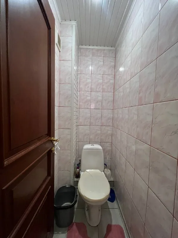 Продажа 3х комнатной квартиры
🌇Донецк в ворошиловском районе, набережная-площадь ленина, пр-т 25-летия ркка 7📍
✅Общая площадь 65 кв м
✅Комнаты раздельные
✅Большой балкон, лоджия
✅Квартира теплая
✅Этажность дома 7/10
💦Холодная и горячая вода круглосуточно
🚫Прописанных нет.
📑Документы готовы к сделке,
Собственник в донецке
✅Насыщенная инфраструктура:
- Набережная ;детские сады;
- Школы; продуктовые магазины; супермаркет
Хорошо развитая транспортная развязка в любую точку города. Остановки маршруток в шаговой доступности.
💰Цена снижена 8 000 000 ₽
📲☎️+79495138558 Виктория
Подписаться | дать объявление - фотография - 8
