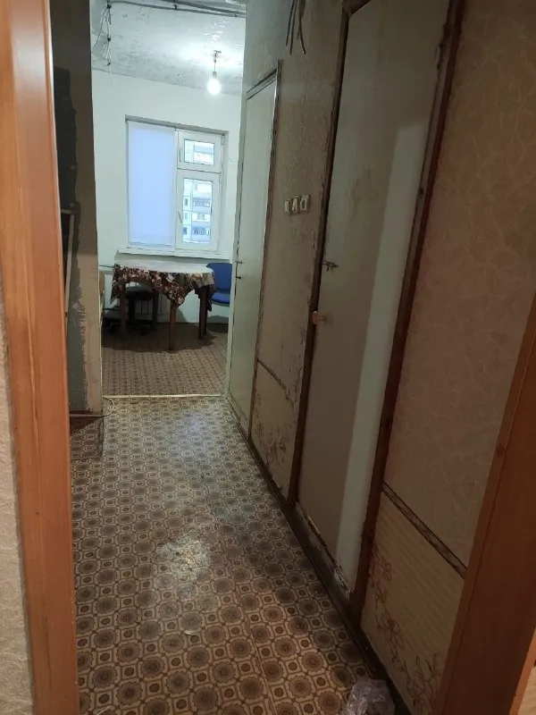 🏡Продаётся двухкомнатная квартира
🌇Г. Донецк днр, кировский р-н мкрн. Текстильщик, улица петровского 103

✅Этажность–8/9 жилого дома
✅Общая площадь–53.7 м2

✅Комнаты изолированны
Площадью–18 м2 и 12 м2
✅Коридор–4.2 м2
✅Холл–8 м2
✅Кухня в чистовой отделке с новой проводкой, площадь–9 м2

✅Санузел раздельный
Окна выходят на обе стороны дома
✅Парковка возле дома, рядом охраняемая стоянка
✅До остановки 4 минуты ходьбы

✅В шаговой доступности: школа, детский садик, гимназия, магазины, ветклиника
✅Рядом два рынка 5-10 минут пешком
📃Документы готовы
🔥Собственник

💴Цена: 3🍋700.000 рублей
Торг‼️
☎️+7(949) 318-92-64

📨Подписаться - фотография - 3