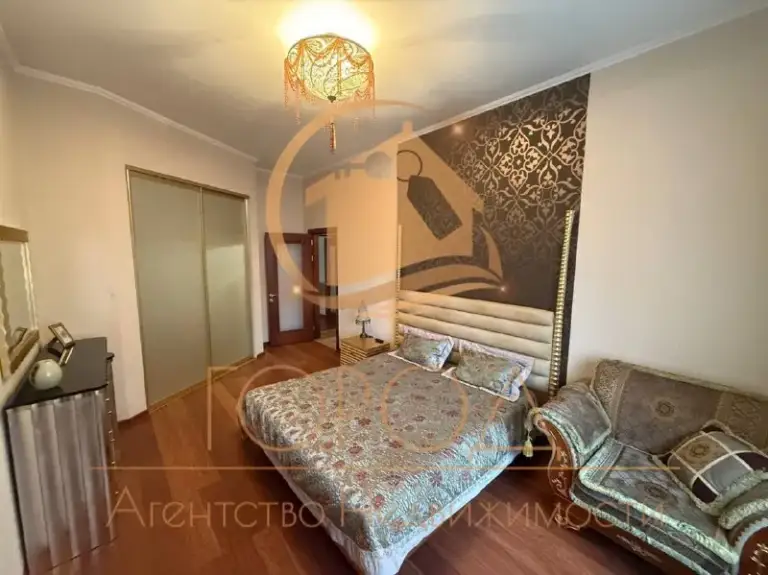 Аренда уютной крупногабаритной квартиры komfort klass 90м2

🌇Донецк, жк замковый - розы люксембург📍

✅В офис приезжать не нужно, заключать договор по предоплате не нужно ❗️❗️❗️

💰Стоимость аренды 85,000 ₽

✅Просторная спальня, гостинная, кабинет, гардеробная
✅Консьерж - паркинг - закрытая территория.

✅В квартире система теплый пол
❄Кондиционеры в каждой комнате.
👀Просмотр в любое время - ключи 🔑 в агентстве.

📲☎️+79495854955

Подписаться | дать объявление - фотография - 3