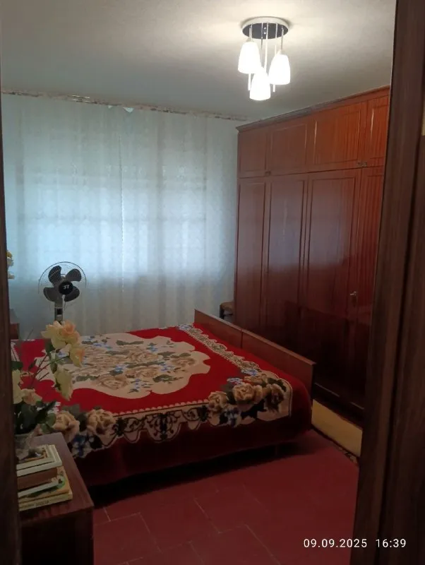 Продам 2-комнатную квартиру.
🌇Донецк, кировский р-н, семашко. 📍
✅Этажность: 5\5
✅Общая площадь 48 м2
✅Состояние жилое но требует косметического ремонта.
✅Санузел раздельный, есть балкон (застеклен), крыша обслужена.
📍Отличная инфраструктура: рядом рынок, через парк. Много магазинов. Детские сады, больничный городок, банки, аптеки, много торговых точек и др. Все в шаговой доступности.
📑Документы готовы к продаже.
💰 Цена: 2 500 000 ₽ + ан
📲☎+79494706765 Андрей ан
Подписаться | дать объявление - фотография - 2