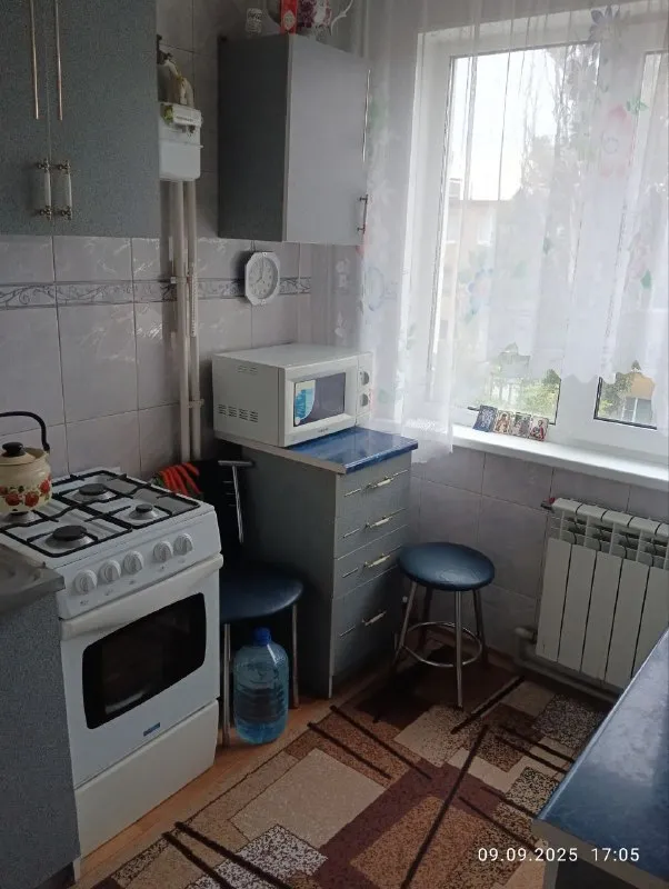 Продам 2-комнатную квартиру.
🌇Донецк, кировский р-н, семашко. 📍
✅Этажность: 5\5
✅Общая площадь 48 м2
✅Состояние жилое но требует косметического ремонта.
✅Санузел раздельный, есть балкон (застеклен), крыша обслужена.
📍Отличная инфраструктура: рядом рынок, через парк. Много магазинов. Детские сады, больничный городок, банки, аптеки, много торговых точек и др. Все в шаговой доступности.
📑Документы готовы к продаже.
💰 Цена: 2 500 000 ₽ + ан
📲☎+79494706765 Андрей ан
Подписаться | дать объявление - фотография - 7