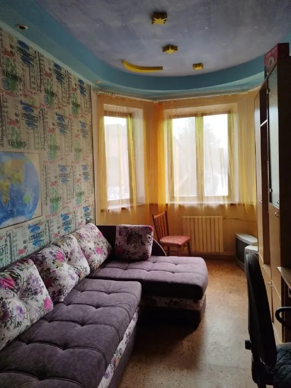 🏡Продажа двухкомнатной квартиры г. Харцызск днр
🗺Район вечного огня
✅Этажность–2/2 жилого дома
✅Общая площадь–48 м2+ сарай
• Квартира сталинка
• Имеется парковочное место для машины
• Водонакопительная система, холодильник, микроволновка, стиральная машина, телевизор, интернет, большой шкаф купе, два дивана, камин, кондиционер
🔥Собственник
💴Цена: 4🍋500.000 рублей
☎️+7(949) 474-50-72
📨Подписаться - фотография - 2