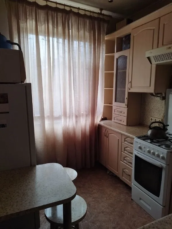 🏡Продажа двухкомнатной квартиры г. Харцызск днр
🗺Район вечного огня
✅Этажность–2/2 жилого дома
✅Общая площадь–48 м2+ сарай
• Квартира сталинка
• Имеется парковочное место для машины
• Водонакопительная система, холодильник, микроволновка, стиральная машина, телевизор, интернет, большой шкаф купе, два дивана, камин, кондиционер
🔥Собственник
💴Цена: 4🍋500.000 рублей
☎️+7(949) 474-50-72
📨Подписаться - фотография - 4