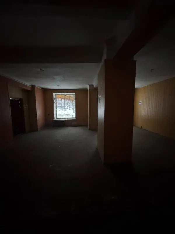 Продам нежилое помещение !
🌇Город макеевка, кировская сторона, ул. Кирова. 📍
✅Общая площадь 85кв. М, 1 этаж 5 этажного дома.
✅Отдельный вход на центральную проезжую часть и выход во двор.
✅Рядом псб банк.
👍Хорошее месторасположение для вашего бизнеса❗️
💰Цена: 4 200 000 ₽ торг
📲☎️+79493418412 Лилия ан терем
Подписаться | дать объявление - фотография - 3