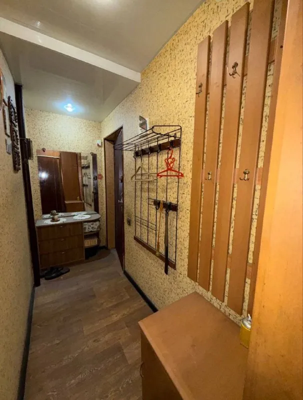 🏡Продажа двухкомнатной квартиры г. Торез днр
🌇Ул. Николаева, д.31
• Этажность–4/5 жилого дома
• Общая площадь–45.6 м2
• Комнаты проходные 19м2-11 м2
• Кухня–5.5 м2
• С/у совмещены
• Балкон застеклён, пластиковые окна
• Квартира угловая, очень тёплая
• Состояние жилое, установлен кондиционер
• Отопление официально обрезано
• Документы рф
📃Без долгов
🔥Собственник
💴Цена: 2🍋600.000 рублей
☎️+7(963) 782-38-11
📨Подписаться - фотография - 1