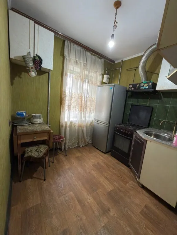 🏡Продажа двухкомнатной квартиры г. Торез днр
🌇Ул. Николаева, д.31
• Этажность–4/5 жилого дома
• Общая площадь–45.6 м2
• Комнаты проходные 19м2-11 м2
• Кухня–5.5 м2
• С/у совмещены
• Балкон застеклён, пластиковые окна
• Квартира угловая, очень тёплая
• Состояние жилое, установлен кондиционер
• Отопление официально обрезано
• Документы рф
📃Без долгов
🔥Собственник
💴Цена: 2🍋600.000 рублей
☎️+7(963) 782-38-11
📨Подписаться - фотография - 5