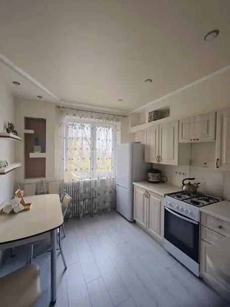 🏡Аренда трёхкомнатной квартиры в центре
🏙️Город: донецк днр
🌇Район: кировский
🗺Мкрн. Текстильщик

• Сдам квартиру в отличном состоянии для пары возможно с детьми без животных, сроком от 3-месяцев
• Лоджия застеклена, душевая кабина
• Установка бойлера в счёт аренды, вода в квартире, средний/9 этажа

💴Цена: 25.000руб +комуслуги
☎️+7(949)419-42-08

📨Подписаться - фотография - 4