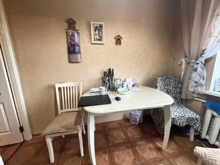 Продажа квартиры в киевском районе! Документы готовы!

Стройте свое пространство с агентством недвижимости «город».
Вы мечтаете - мы реализовываем 💫

📪Киевский р-н, аристова 2
Ор-тир магазин «магнолия»

📌Выполнен косметический ремонт.
📌5 Этаж из 9!
📌Заменены коммуникации.
📌Металопластиковые окна.

Продается однокомнатная квартира в девятиэтажном доме!
Удобная инфраструктура:
Школа №58, супермаркеты, детский сад.

Данный район пользуется большим спросом, так как один из первых попал под программу ренновации!

📍Удобная транспортная развязка, по близости остановки общественного транспорта !
Действующие маршруты позволяют добраться в любую часть города!

Стоимость 2.500.000 ₽

Дмитрий ☎️ +79495131300 - фотография - 3