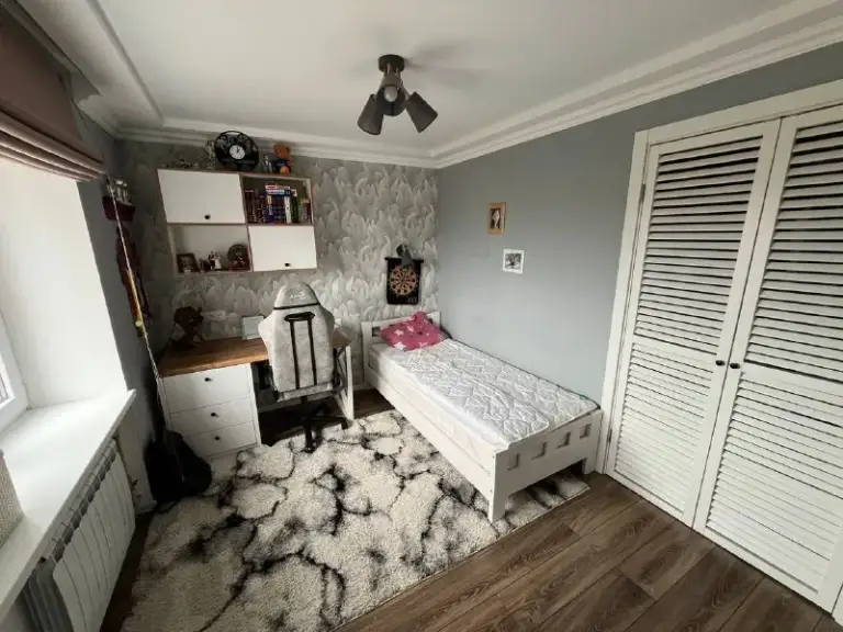 Продам 3-х комнатную квартиру

🌇Макеевка, зеленый📍

✅Просторная и уютная квартира в кооперативном доме из кирпича, полностью отремонтирована и перепланирована в начале 2021г.
🙅Проблем с водой нет, на тех этаже установлен бак на 750л,
💦Вода имеется круглосуточно!
✅В квартире установлены металлопластиковые окна hotten (германия), двери из натурального дерева и немецкий ламинат высокой прочности.
✅Встроенная техника bosch: варочная поверхность, вытяжка и духовой шкаф, холодильник, микроволновка и стиральная машина lg, ... Le="background-image:url('//telegram. Org/img/emoji/40/f09f92b0.png')">💰цена: 6 700 000р
📑Документы готовы к продаже, прописанных нет!

Звоните — показ в удобное для вас время!
📲☎️+7 949 575 08 46
С уважением, андрей

🛫Подписаться  |  дать объявление
📲Max - фотография - 5