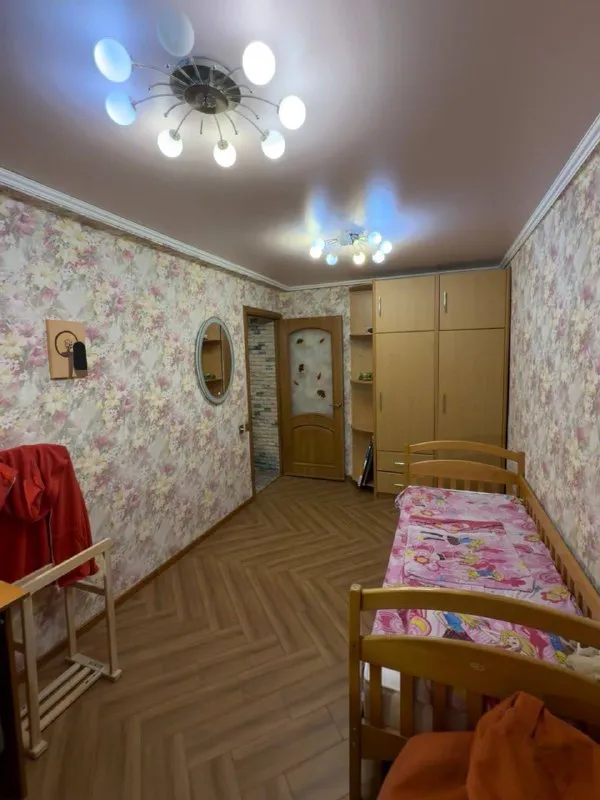 ☎️+79495138558
Стройте свое пространство с агентством недвижимости город.
Вы мечтаете - мы реализовываем💫
Документы полностью готовы к сделке, прописанных нет
📍Продажа 3х комнатной - квартиры в центре калининского района
📍Грузия - овнатаняна 26а
Расположена в пятиэтажном доме, на пятом этаже
Кровля не течет, собственник перекрывал крышу сам‼️
📌Общая площадь 70 кв. М
📌Квартира теплая
📌Вода круглосуточно (накопительная система)
📌В квартире выполнен качественный ремонт
📌Установлены пластиковые окна
📌Коммуникации поменяны
📌Остается полностью вся мебель и техника необходимая для комфортного проживания
📌Дополнительных вложений не требует
Хорошая транспортная развязка. 👌
Сады, школы, магазины, все что нужно для комфортной жизни в шаговой доступности🔑
‼️ Цена 5 200 000 руб
☎️+79495138558 - фотография - 6