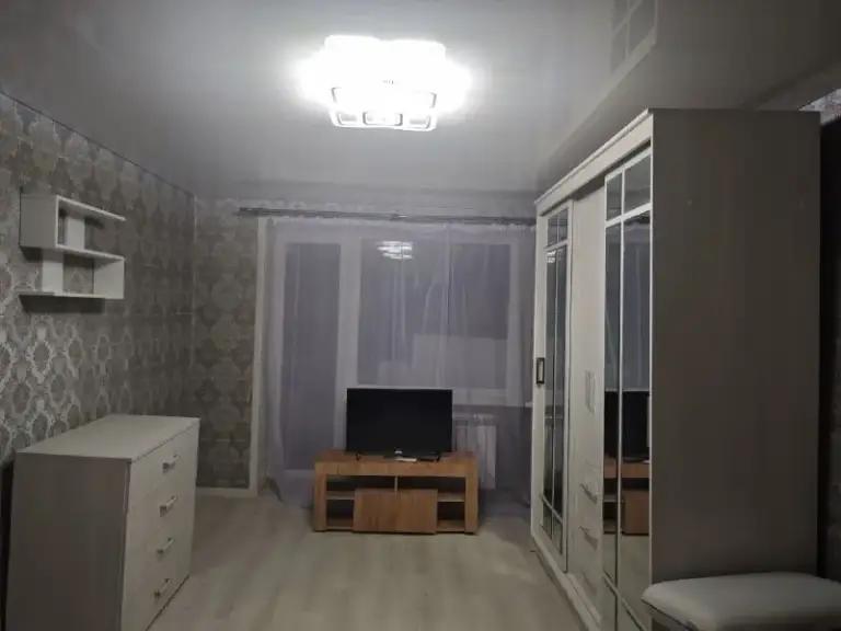 🏡Продаётся однокомнатная квартира
🌇Город: макеевка днр
🏙️Район: червоногвардейский
Улица токарева, 22

• Этажность–5/5 жилого дома

• Квартира не угловая
• Новая крыша
• Окна пластиковые
• Балкон требует ремонта
• Квартира продаётся с мебелью и бытовой техникой
• Рядом школа, детский садик, детская и взрослая больница, супермаркет, рынок, магазины и остановка общественного транспорта
🔥Собственник

💴Цена: 2🍋200.000 рублей
☎️+7(949) 807-38-61

📨Подписаться - фотография - 3