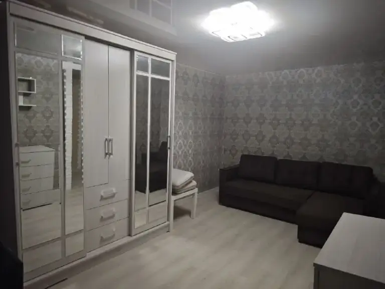 🏡Продаётся однокомнатная квартира
🌇Город: макеевка днр
🏙️Район: червоногвардейский
Улица токарева, 22

• Этажность–5/5 жилого дома

• Квартира не угловая
• Новая крыша
• Окна пластиковые
• Балкон требует ремонта
• Квартира продаётся с мебелью и бытовой техникой
• Рядом школа, детский садик, детская и взрослая больница, супермаркет, рынок, магазины и остановка общественного транспорта
🔥Собственник

💴Цена: 2🍋200.000 рублей
☎️+7(949) 807-38-61

📨Подписаться - фотография - 4