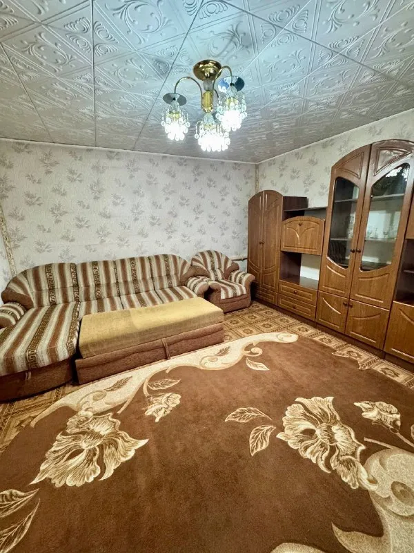 Продаётся уютный жилой дом 🏡
🌇Г. Мариуполь, в ильичёвском районе, улица надгорная 📌
✅Дом площадью 61,9 м2
⛽Проведён газ (обеспечивает экономичное отопление и удобство в быту)
✅Ровный участок
✅Дом в хорошем состоянии, продается с мебелью и техникой
📑 Документы зарегистрированы в ростреестре, готовы к сделке👌 - фотография - 2