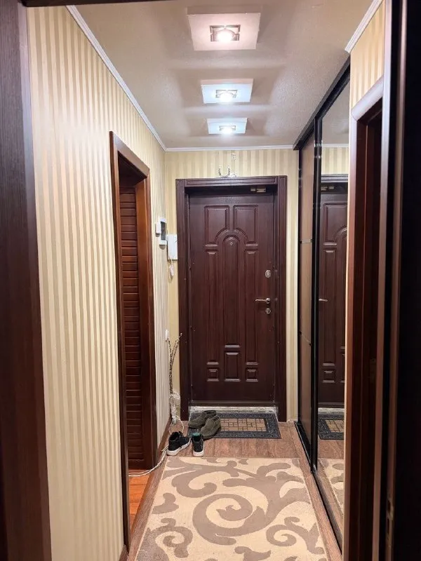 🏡Продажа двухкомнатной
Квартиры
🌇Город: харцызск днр
🗺Микрорайон черёмушки

• Рядом школа, детский садик, магазины, аптека, рынок, тц и остановка общественного транспорта
🔥Собственник

💴Цена: 5🍋000.000 рублей
‼️Торг
☎️+7(949) 508-31-98
☎️+7(949) 524-41-21

📨Подписаться - фотография - 1
