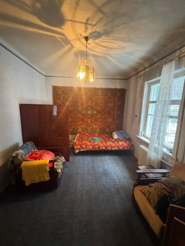 Продаётся уютный дом
🌇В ма́кеевке, на улице лебедева (район остановки «школа»). 📌
✅Характеристики:
-Общая площадь дома: 45 кв. М.
- Коммуникации: центральная канализация, водоснабжение по графику.
- Санузел расположен внутри дома.
- Отопление: установлен новый газовый котёл с возможностью перехода на твёрдое топливо.
- Крыша полностью перекрыта. - дом сухой и тёплый.
✅Дополнительные строения и преимущества:
- Три подвала, гараж, сарай и курятник.
- Участок обладает хорошим месторасположением.
🙅Отсутствуют долги по коммунальным услугам.
🎁При продаже остаётся вся мебель и техника, кроме холодильника и телевизора.
💰Цена 2 600 000 ₽ возможен торг.
Свяжитесь для просмотра и обсуждения деталей.
📲☎️+79493418412 Лилия ан терем
🛫Подписаться | дать объявление
📲Наш max - фотография - 3