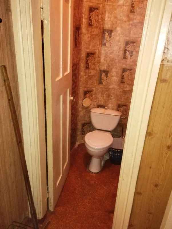🏡Продаётся двухкомнатная квартира
🏙️Город: донецк днр
🌇Район: куйбышевский
🗺Микрорайон азотный
• Этажность–1/2 жилого дома
• Общая площадь–46 м2
• Квартира не угловая
• Дом кирпичный
• Высота потолков 2.8 м
• Комнаты раздельные
• Квартира под ремонт
• Вода по графику
• В квартире есть подвал
• Рядом с домом хоз постройка из шлакоблока, сарай с подвалом, есть небольшой участок земли
📃Документы готовы
🔥Собственник
💴Цена: 2🍋600.000 рублей
☎️+7(949) 347-70-44
📨Подписаться - фотография - 8