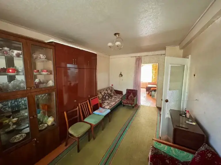 🏡Продажа 2-двухкомнатной квартиры
🏙️Город: ясиноватая днр
🗺Микрорайон зорька
• Этажность–1/5 жилого дома
• Общая площадь–41.6 м2
• Кухня–6.5 м2
• Высота потолков–2.55 м
• Квартира не угловая
• Окна пластиковые
• Санузел раздельный
• Есть своя кладовая в подвальном помещении
• Вода круглосуточно
• Рядом магазин, аптека, детский садик, школа и остановка общественного транспорта
• Документы готовы
🔥Собственник
💴Цена: 2🍋200.000 рублей
☎️+7(949) 341-88-03 Андрей
📨Подписаться - фотография - 8