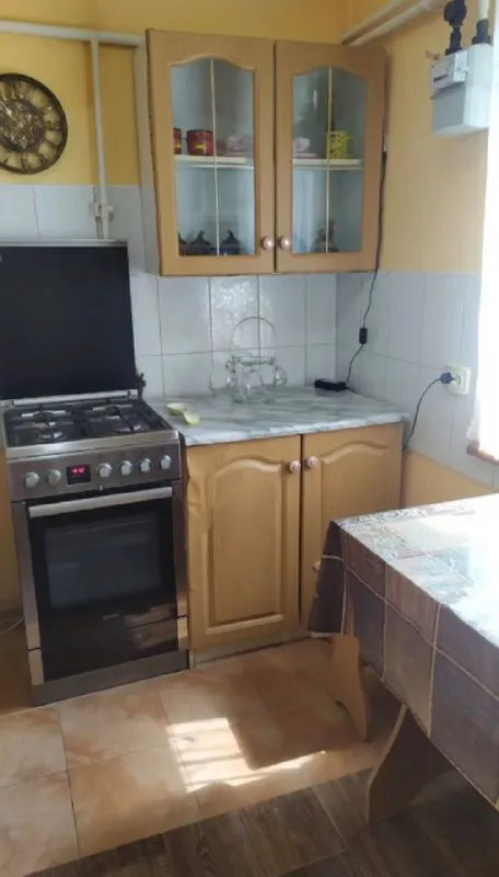 Продаётся дом в городе харцызск (трест, ориентир школа № 5).
Общая площадь дома 61 м², есть пристройка площадью 31 м². Дом газифицированный. Окна пластиковые. Центральная канализация и водопровод. Дом утеплённый. На территории есть гараж.
Цена 6.800 000 рублей
+7(949)404-51-48 Собственник

Подписаться:
• Max. Ru/nedvizhimost - фотография - 10