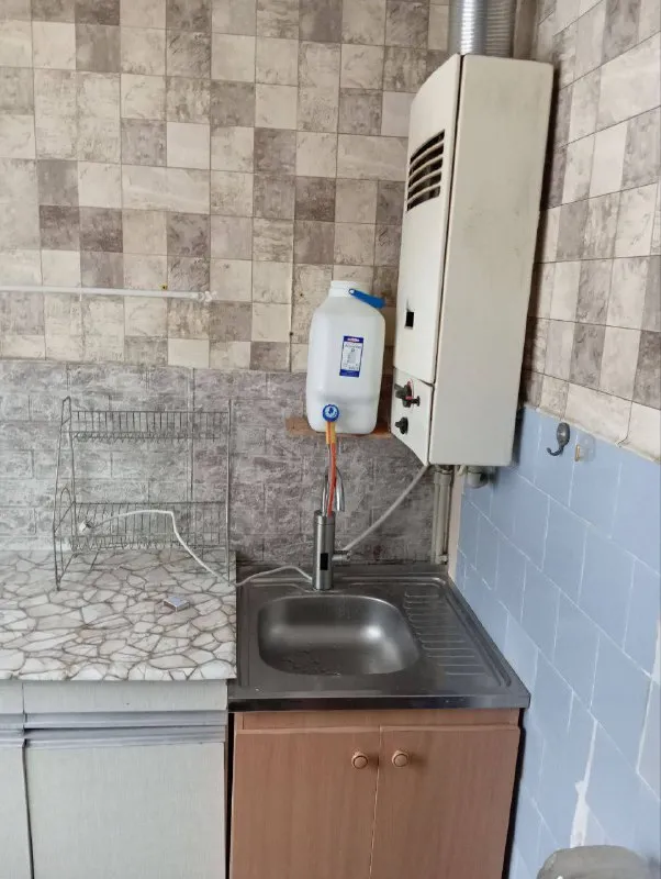 ‼️Аренда ! Пр. Ильича‼️
Сдам, 2х, этажность 2/5, ильича.
Вода по графику, газовая колонка! Нет холодильника
Комнаты смежные.
Рядом остановки, магазины, школы
Цена 14,000р +коммуналка, залог
Берут с детьми.
Не военных, без животных
+79493268382 Виктория ан - фотография - 6
